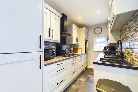 3 bedroom semi-detached house for sale, Keighley Road, Bingley