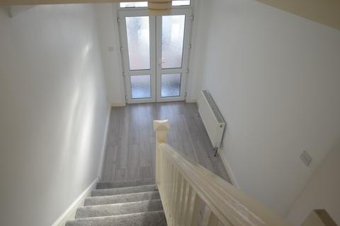 3 bedroom terraced house to rent, Otley drive, IG2 6SN