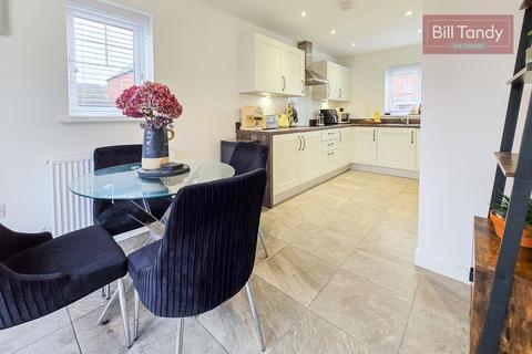 1 Violet Walk, Fradley, Lichfield, WS13 8TU
