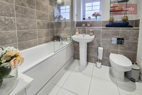 1 Violet Walk, Fradley, Lichfield, WS13 8TU
