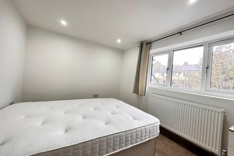 1 bedroom in a house share to rent, Reading RG2