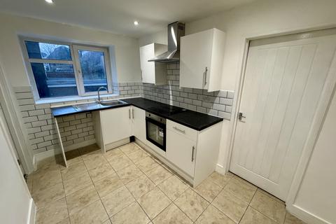 2 bedroom end of terrace house to rent, Vivian Street, Abertillery, NP13 2LE