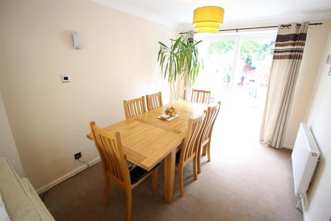 3 bedroom house to rent, Denham Drive, Seaton Delaval, Whitley Bay