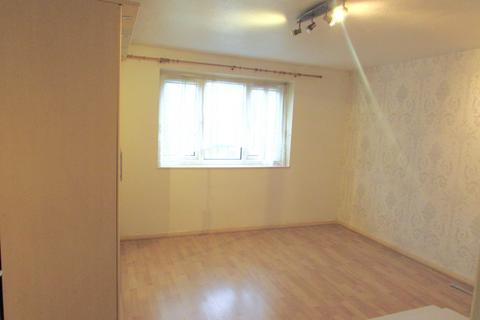 2 bedroom flat to rent, Hawkins Close, Harrow, Middlesex HA1