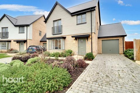 4 bedroom detached house for sale, Walnut Drive, Haddenham