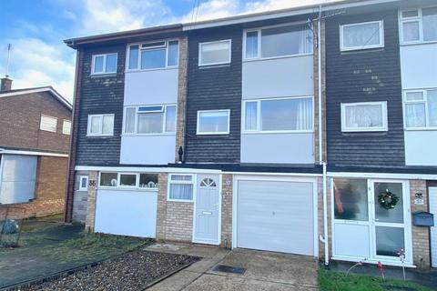 4 bedroom terraced house for sale, Gloucester Avenue, Oulton Broad, Lowestoft, Suffolk, NR32