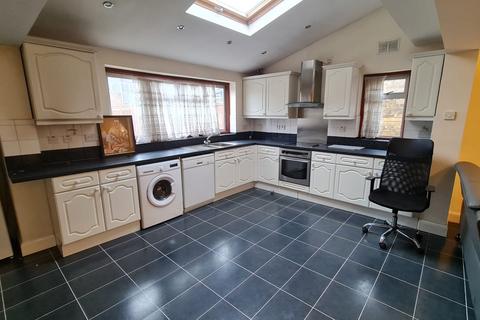 5 bedroom semi-detached house to rent, Union Road, Wembley HA0