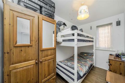 2 bedroom flat for sale, Glenville Grove, London SE8