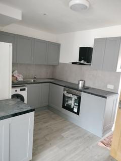 2 bedroom flat to rent, Girton Close, Northolt UB5