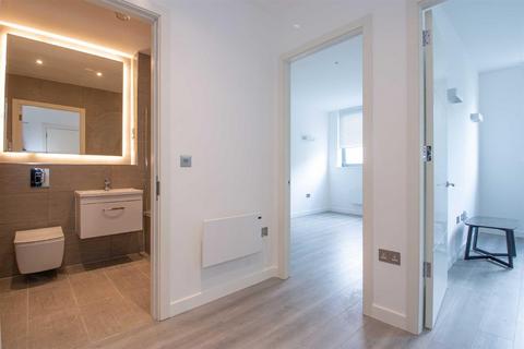 undefined, Foxhunter Drive, Linford Wood