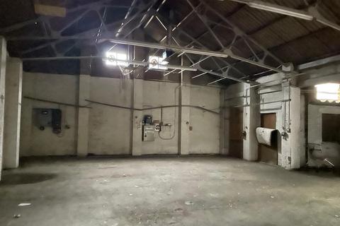 Warehouse to rent, Uxbridge Road, London W7