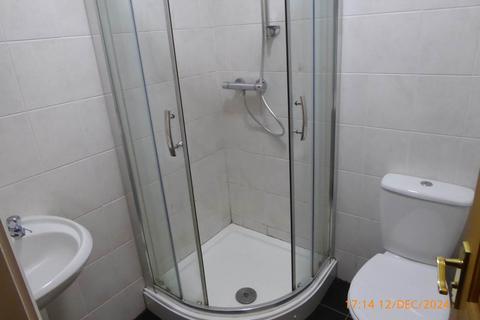 2 bedroom flat to rent, 102 Priory St, Carmarthen,