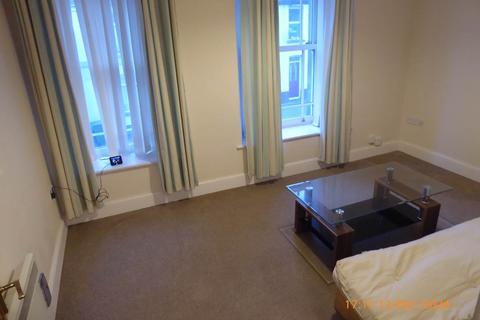 2 bedroom flat to rent, 102 Priory St, Carmarthen,