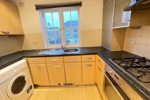 2 bedroom flat to rent, TOWN CENTRE