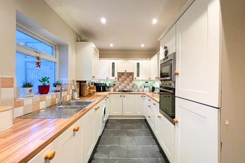 3 bedroom semi-detached house for sale, Hook Green Road, Southfleet, Gravesend, Kent, DA13