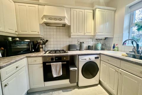 2 bedroom terraced house to rent, Edinburgh Close, Pinner HA5