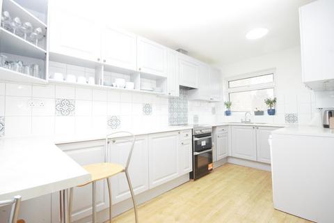 2 bedroom apartment to rent, Bloomsbury Court, Pinner HA5