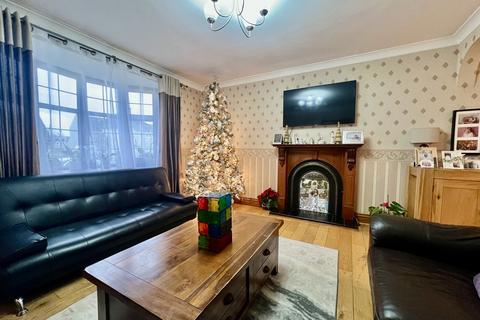 3 bedroom terraced house to rent, Greenway, Pinner HA5