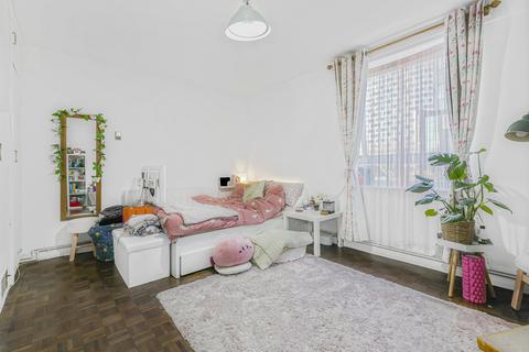 Studio for sale, Alytre Road, East Croydon