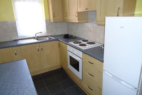 2 bedroom end of terrace house to rent, Hough Terrace, Leeds LS13