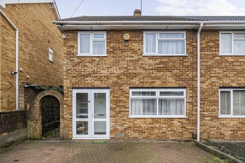 3 bedroom semi-detached house for sale, Fairview Drive, Chigwell