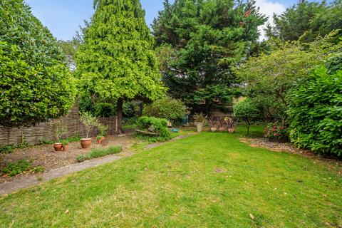 16 Rochester Road, Carshalton, SM5 2LB