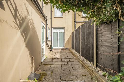 3 bedroom terraced house for sale, Rochester Road, Carshalton