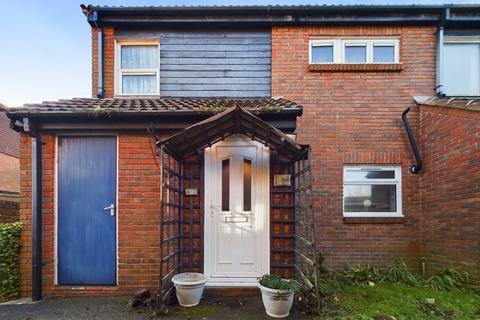 2 bedroom semi-detached house for sale, Warren Close , Folkestone