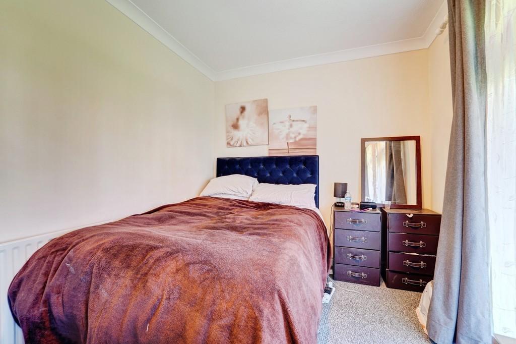 Bedroomshot1