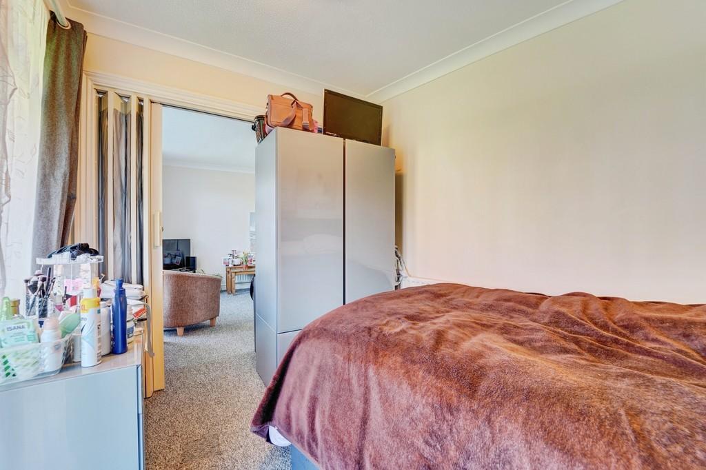 Bedroomshot3