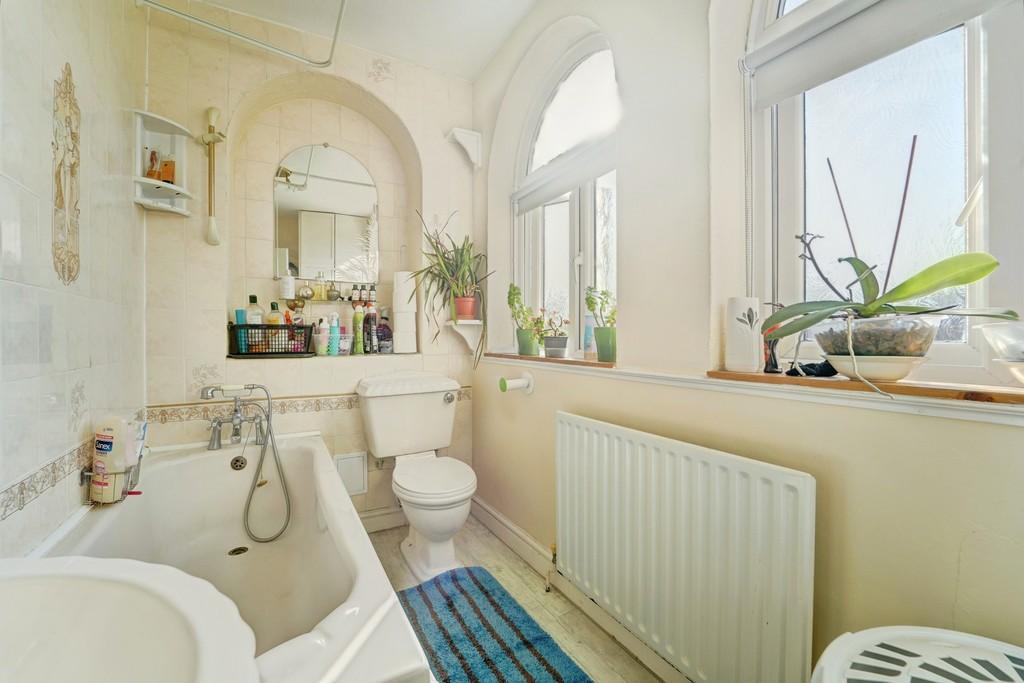 Bathroomshot1