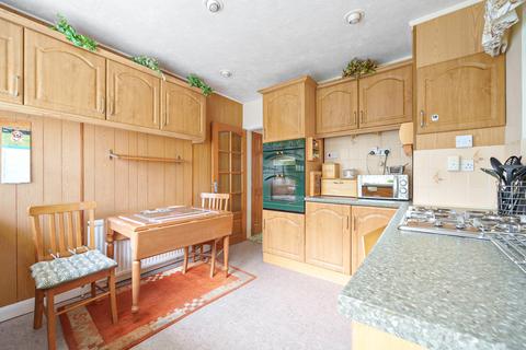 2 bedroom detached bungalow for sale, Summerhill Crescent