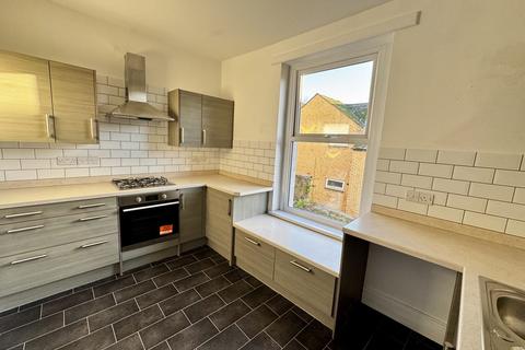 4 bedroom maisonette to rent, Greenclose Road, Ilfracombe