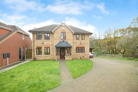 4 bedroom detached house for sale, Elm Way, Hartshill