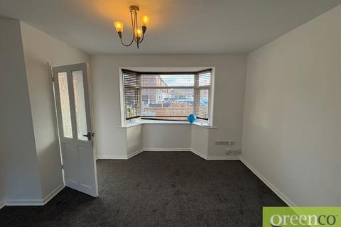 2 bedroom semi-detached house to rent, Raglan Avenue, Manchester M27