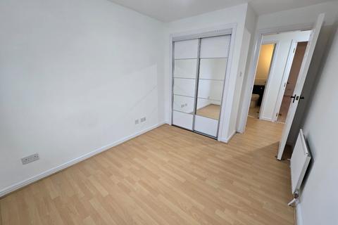 2 bedroom flat to rent, London Road, Bridgeton, Glasgow, G40