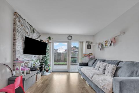 1 bedroom ground floor flat for sale, Western Road, Southall