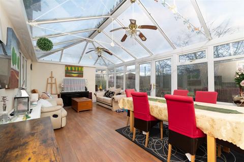 53 Forest Gate, Palmersville, Newcastle Upon Tyne, NE12 9EF