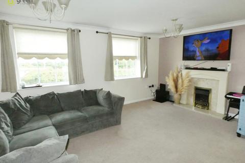 4 bedroom end of terrace house for sale, Oak Drive, Tamworth B78