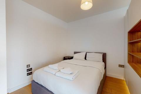 Studio to rent, Highgate Hill