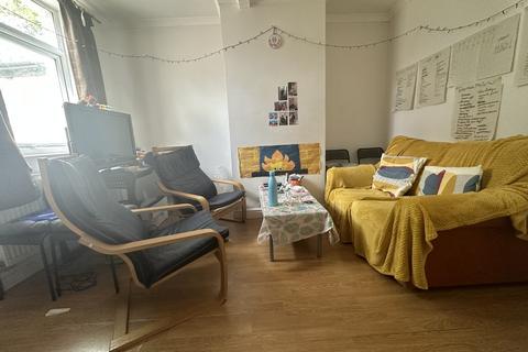 4 bedroom terraced house to rent, Cromwell Street, Nottingham