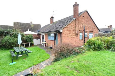 2 bedroom semi-detached bungalow for sale, Hart Road, Benfleet, SS7