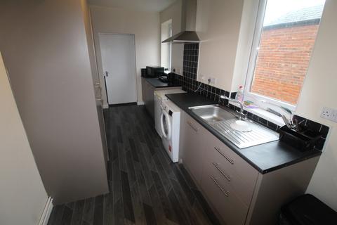 3 bedroom flat to rent, Percy Street, Blyth, NE24