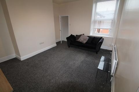 3 bedroom flat to rent, Percy Street, Blyth, NE24