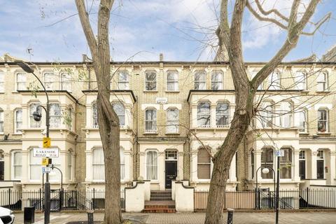 3 bedroom flat for sale, Lakeside Road, London W14