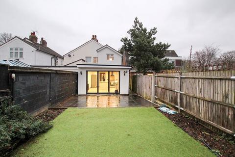 3 bedroom semi-detached house to rent, Tile Kiln Lane, Bexley