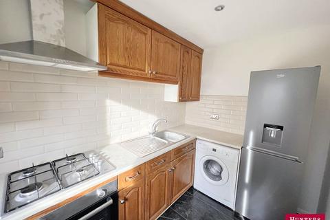 1 bedroom property to rent, Oakleigh Road North, London