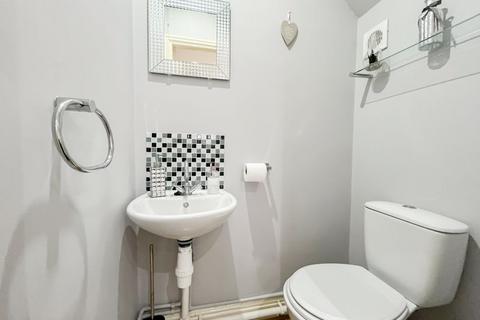 21 Bluebell Crescent, Wednesfield, Wolverhampton, WV11 3XB