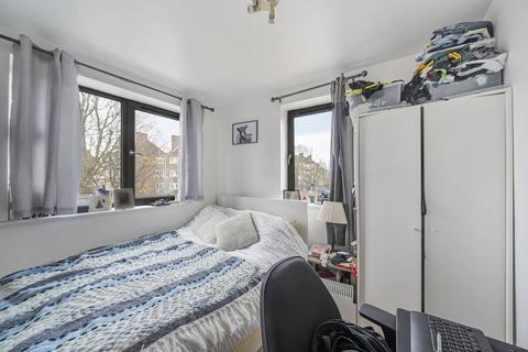 3 bedroom flat to rent, Balham Hill, Balham, London, SW12