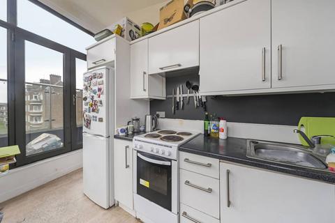 3 bedroom flat to rent, Balham Hill, Balham, London, SW12